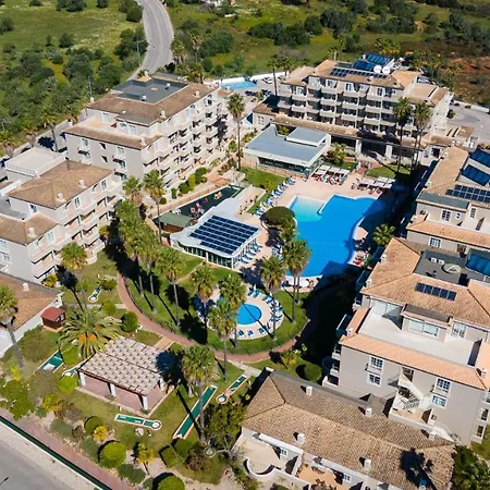 Sunny 1bdr W/ Balcony & Pool In By Lovelystay *